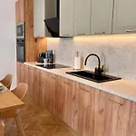 The Bucket - Calla Old Town House With Jacuzzi & View * Brasov
