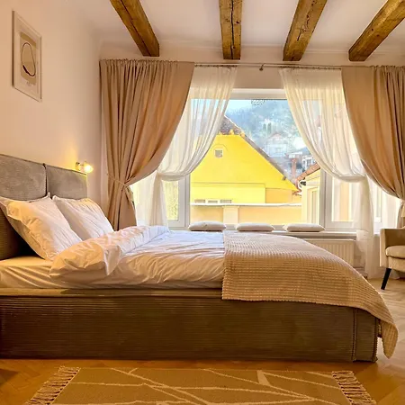 Villa The Bucket - Calla Old Town House With Jacuzzi & View Brasov