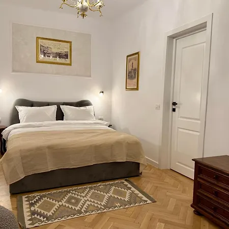 The Bucket - Calla Old Town With Jacuzzi & View Brasov