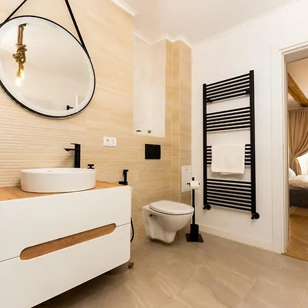 The Bucket - Calla Old Town House With Jacuzzi & View * Brasov