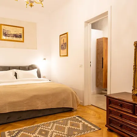 The Bucket - Calla Old Town House With Jacuzzi & View * Brasov