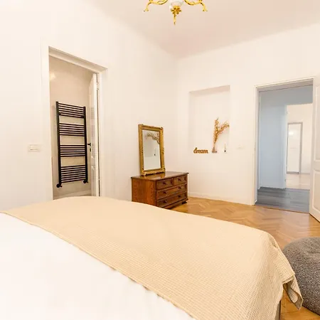 The Bucket - Calla Old Town House With Jacuzzi & View Villa Brasov