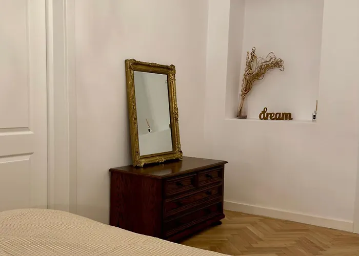 The Bucket - Calla Old Town With Jacuzzi & View * Brasov